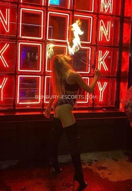 Bunbury escorts Viktoria — 5