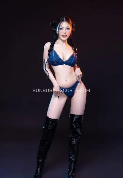 Bunbury escorts Elisabeth — 3