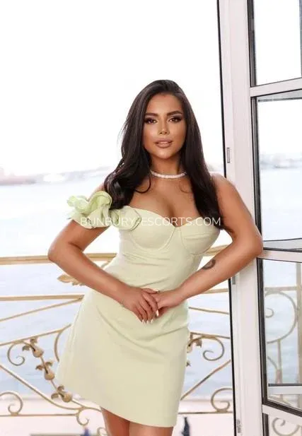 Bunbury escorts Aurora — 4