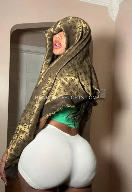 Bunbury escorts Silvia — 3