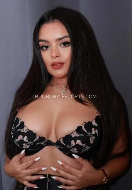 Bunbury escorts Britt — 4