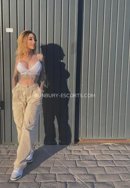 Bunbury escorts Flora — 1