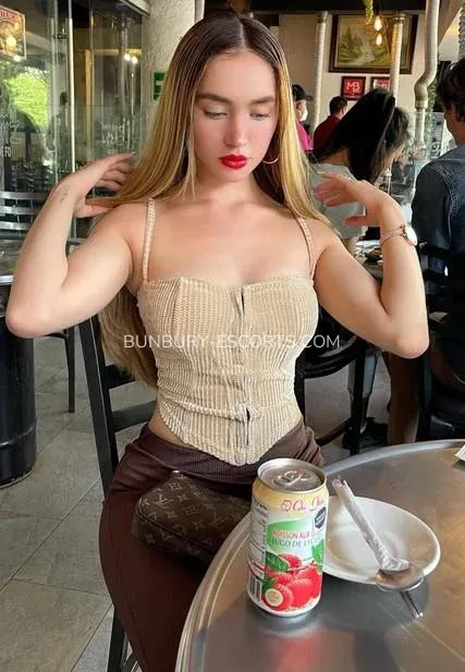 Bunbury escorts Maj — 3