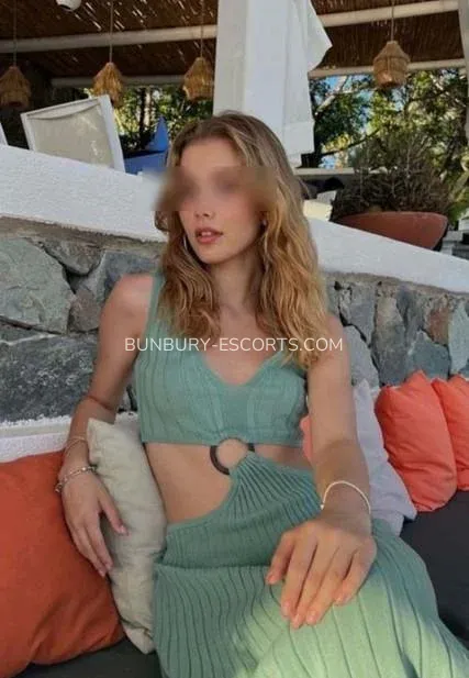 Bunbury escorts Katarina — 3