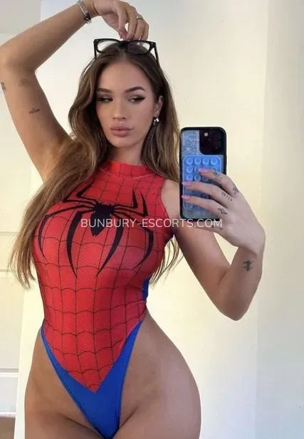 Bunbury escorts Märta — 1