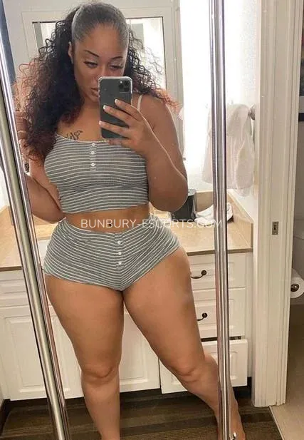 Bunbury escorts Miranda — 3