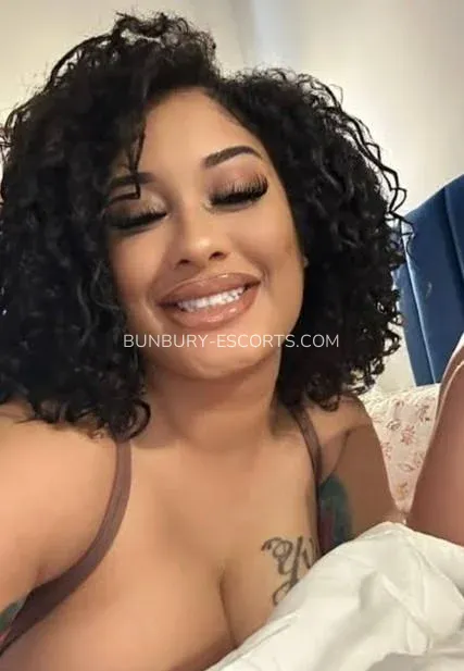 Bunbury escorts Miranda — 5