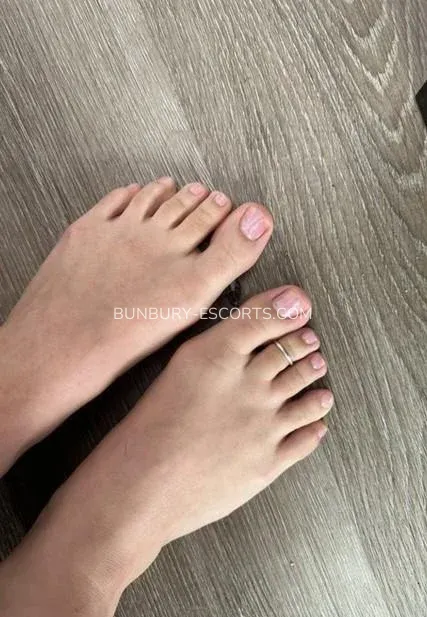 Bunbury escorts Johanna — 4