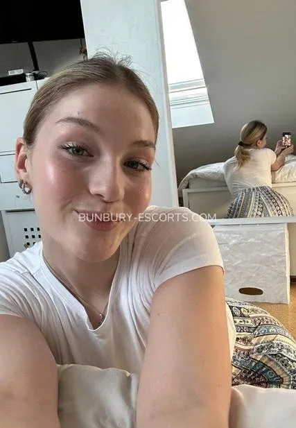 Bunbury escorts Lindsey — 4