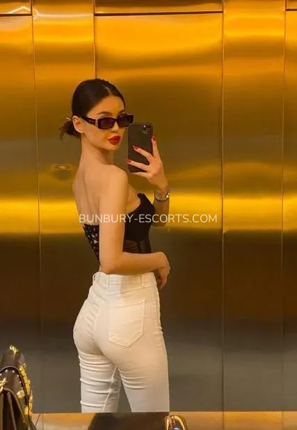 Bunbury escorts Laura — 10