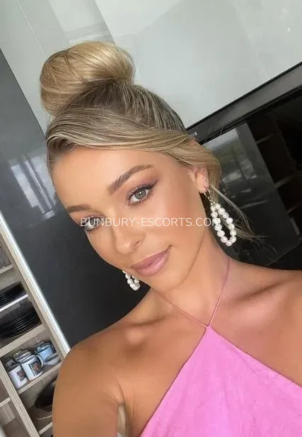 Bunbury escorts Peyton — 1