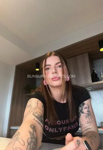 Bunbury escorts Hanna — 4