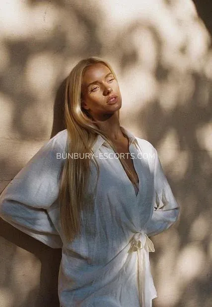 Bunbury escorts Ingegerd — 5