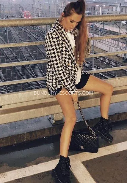 Bunbury escorts Isabelle — 5