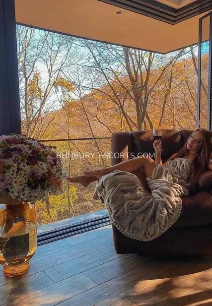 Bunbury escorts Iliane — 6