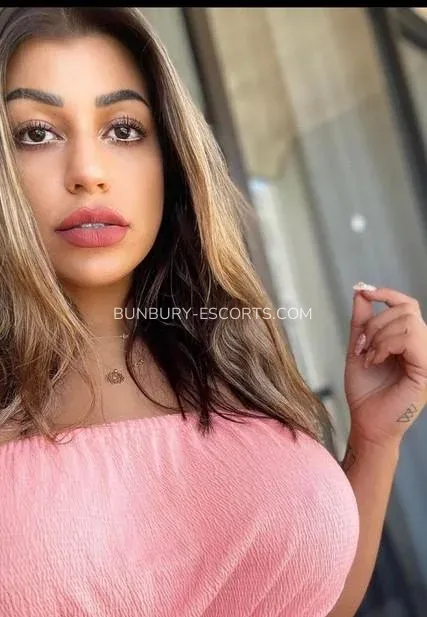Bunbury escorts Malin — 8