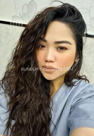 Bunbury escorts Hanna — 2