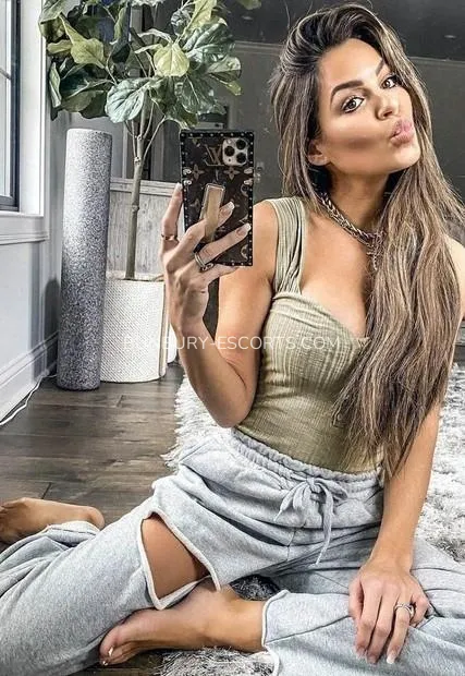 Bunbury escorts Makenna — 2