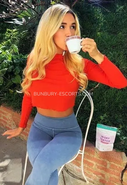 Bunbury escorts Isabelle — 2