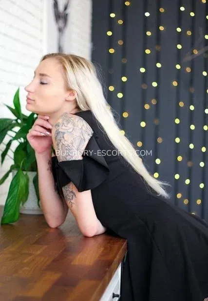 Bunbury escorts Alexandra — 4