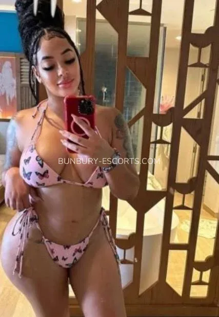 Bunbury escorts Amelia — 4