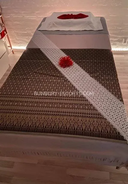 Bunbury escorts Charlotte — 1