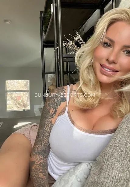 Bunbury escorts Crystal — 3