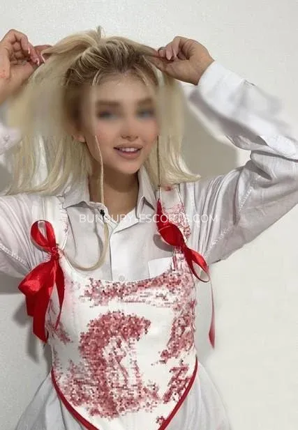 Bunbury escorts Elizabeth — 5