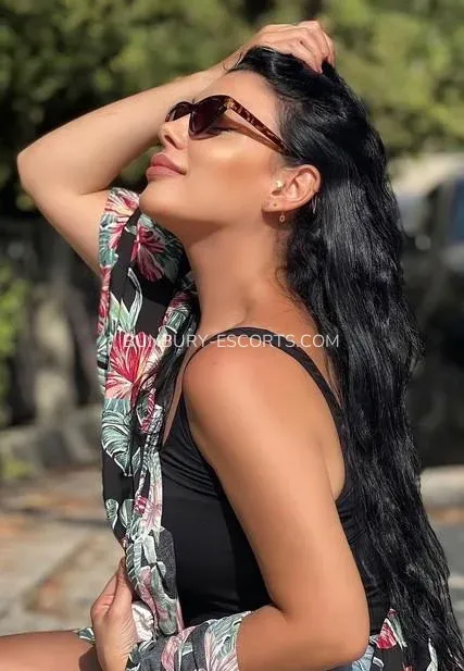 Bunbury escorts Stella — 3