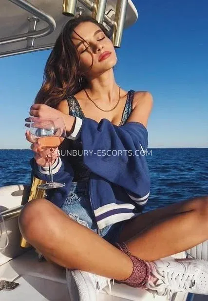 Bunbury escorts Isabelle — 3