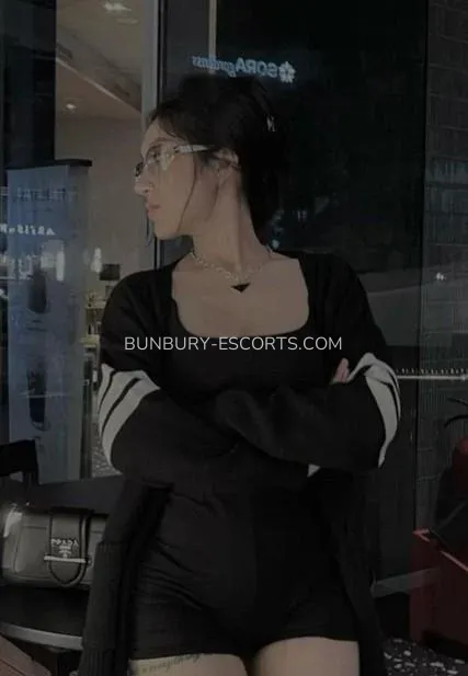 Bunbury escorts Mona — 4