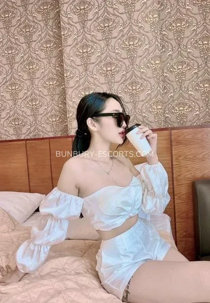 Bunbury escorts Mona — 6