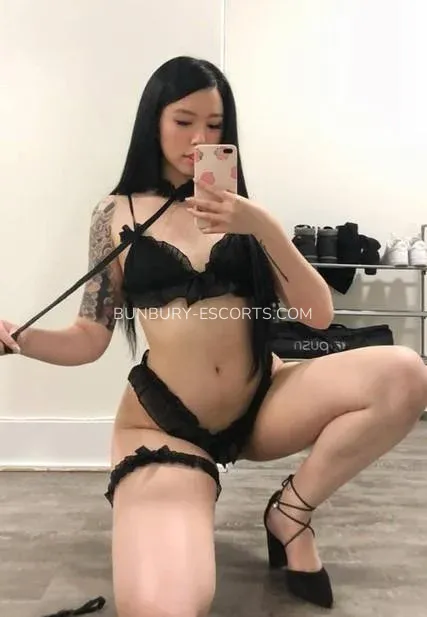 Bunbury escorts Hanna — 3