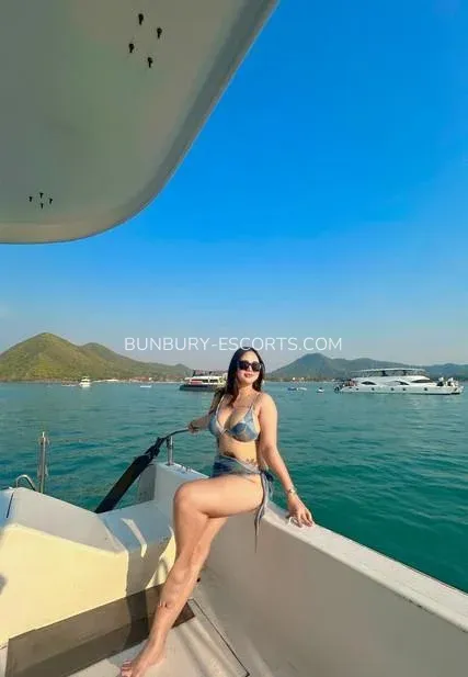 Bunbury escorts Alondra — 3