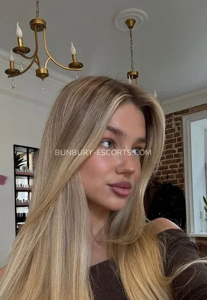 Bunbury escorts Viola — 3