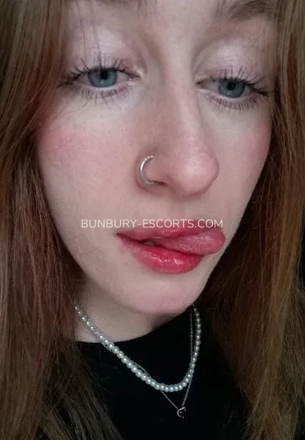 Bunbury escorts Ulla — 4