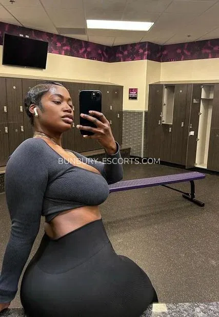 Bunbury escorts Caroline — 7