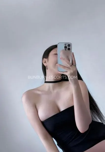 Bunbury escorts Valerie — 6