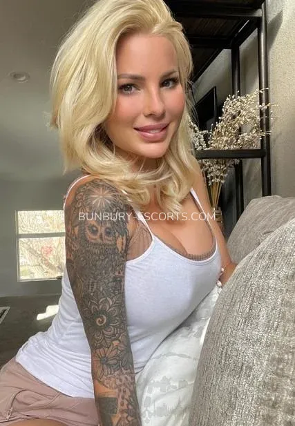 Bunbury escorts Crystal — 1