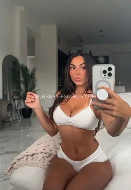 Bunbury escorts Lavinia — 2