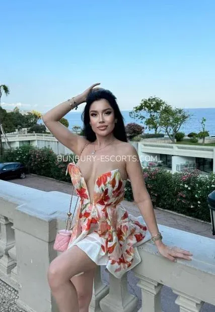 Bunbury escorts Reese — 3