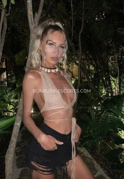 Bunbury escorts Lily — 3