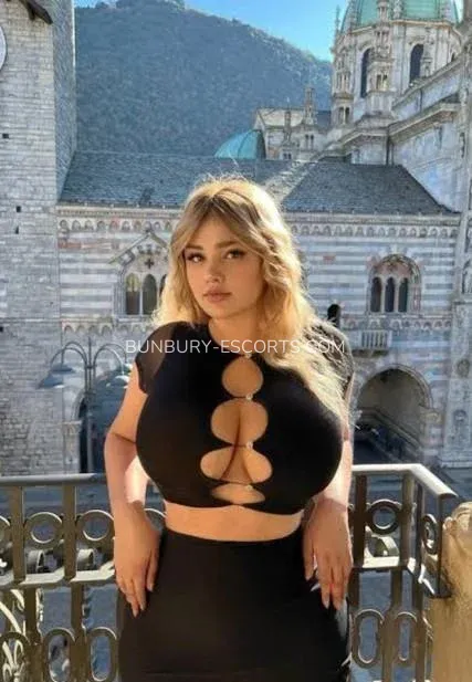 Bunbury escorts Elizabeth — 3