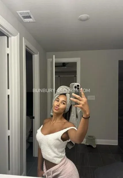 Bunbury escorts Justina — 7