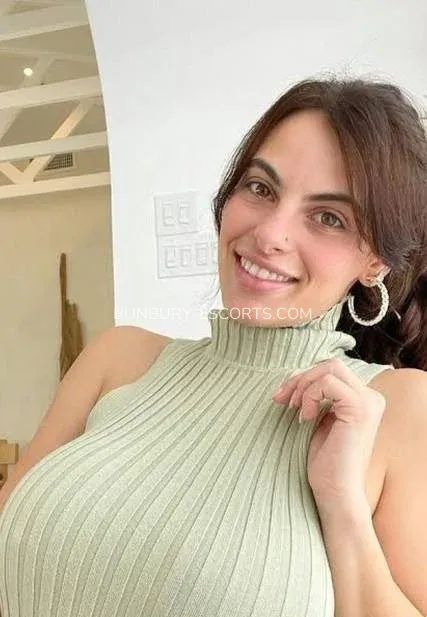 Bunbury escorts Malin — 8