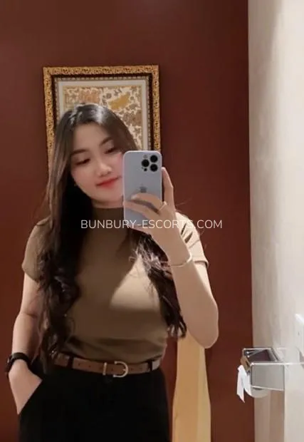 Bunbury escorts Lisa — 2