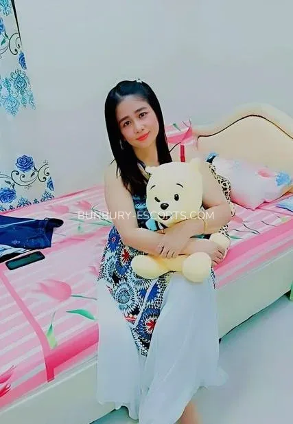 Bunbury escorts Charlotte — 8