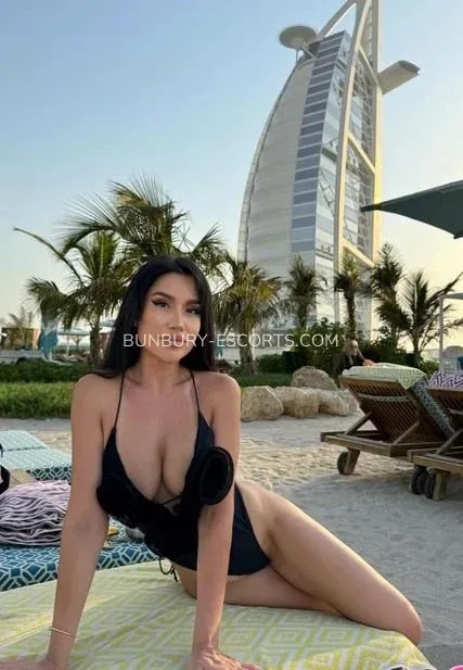 Bunbury escorts Reese — 5