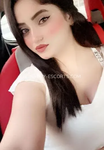 Bunbury escorts Alice — 4