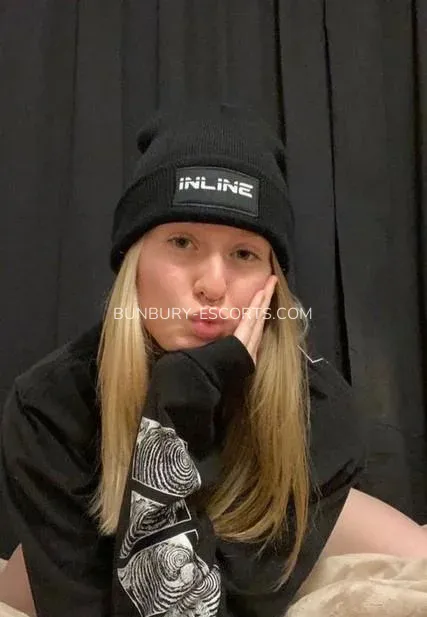 Bunbury escorts Elizabeth — 3